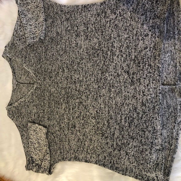 Open shoulder shirt 👚 - Picture 4 of 4